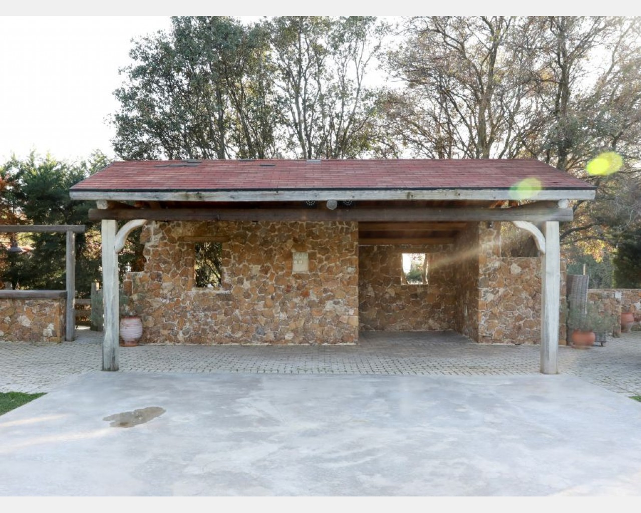Κατασκευή πέτρινης μάντρας στο POLO CLUB της Πάρνηθας