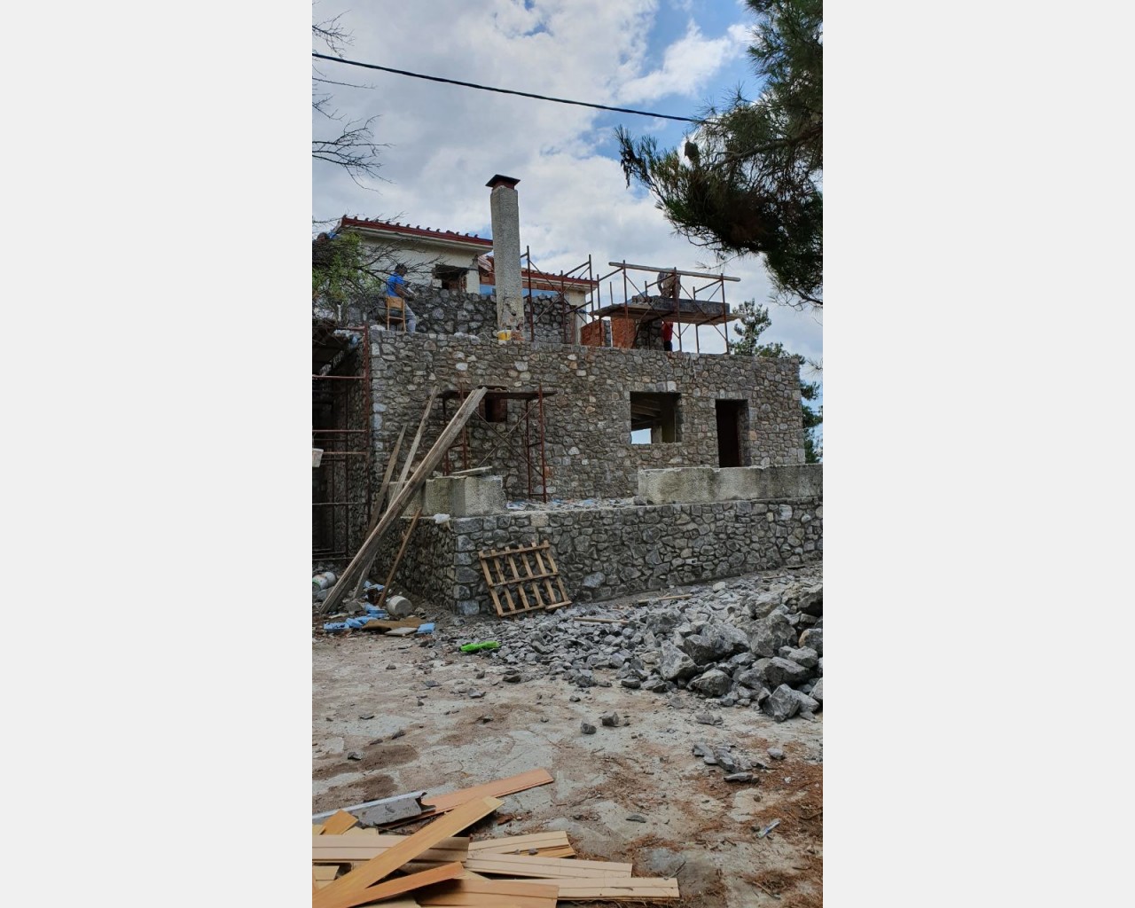 Ανακαίνιση πέτρινης μονοκατοικίας στην Αράχωβα