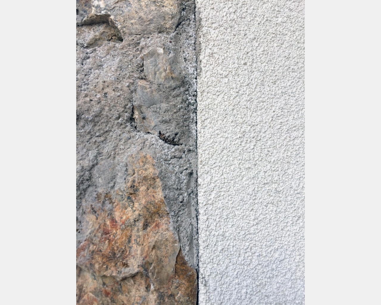 Κατασκευή μάντρας σε νεόδμητο κτίριο στην Γλυφάδα