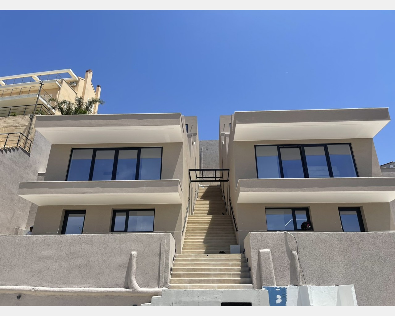 Κατασκευή τουριστικών καταλυμάτων στην Σαρωνίδα